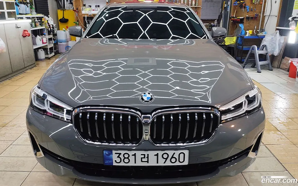 BMW 5 Series 520i 2022 — фото 1, купить с доставкой в Москву
