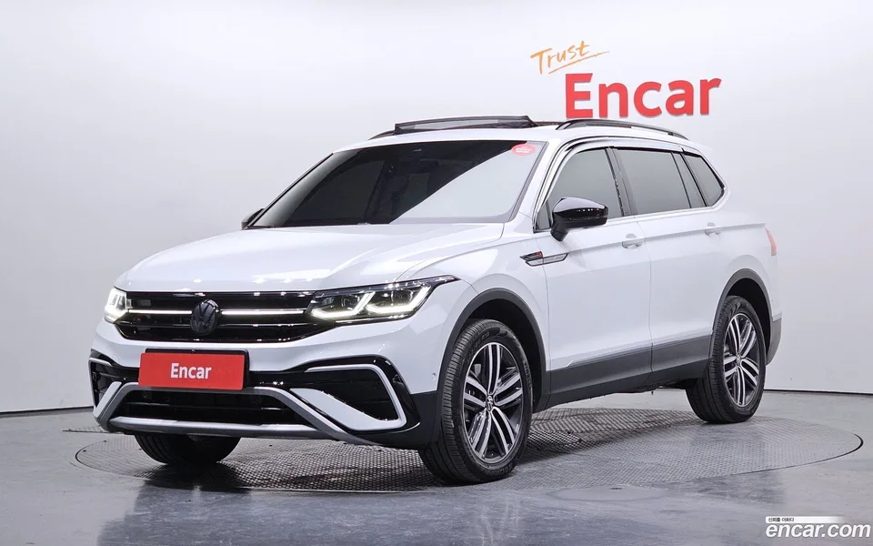 Volkswagen Tiguan Allspace 2.0 TSI 2024 — фото 1, купить с доставкой в Москву