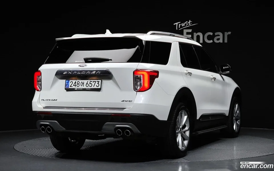 Ford Explorer 3.0 4WD 2022 — миниатюра 2
