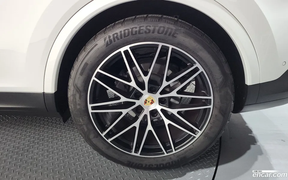 Porsche Cayenne 3.0 2024 — миниатюра 5