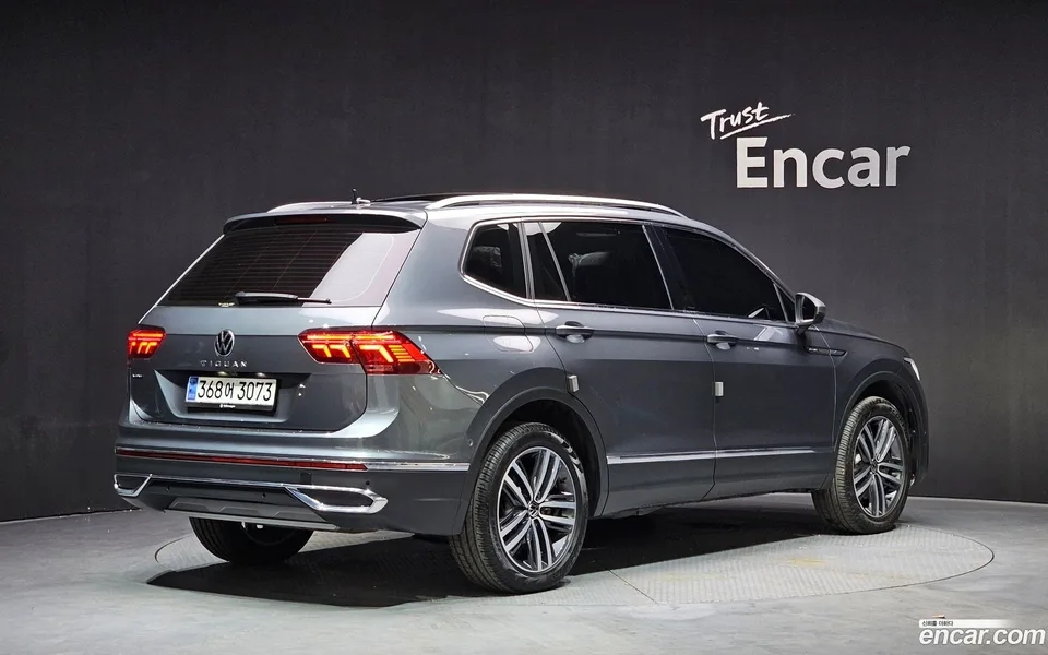 Volkswagen Tiguan Allspace 2.0 TSI 2024 — миниатюра 2
