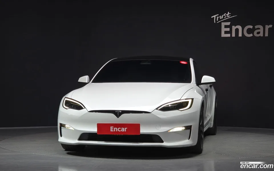 Tesla Model S 2023 — миниатюра 3