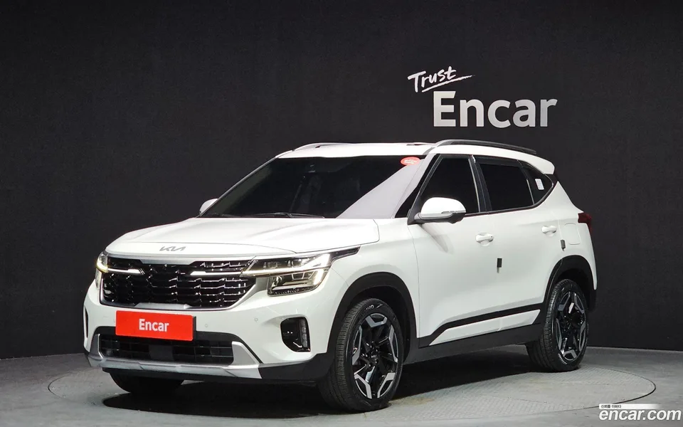 Kia Seltos 1.6 2WD 2023 — фото 1, купить с доставкой в Москву