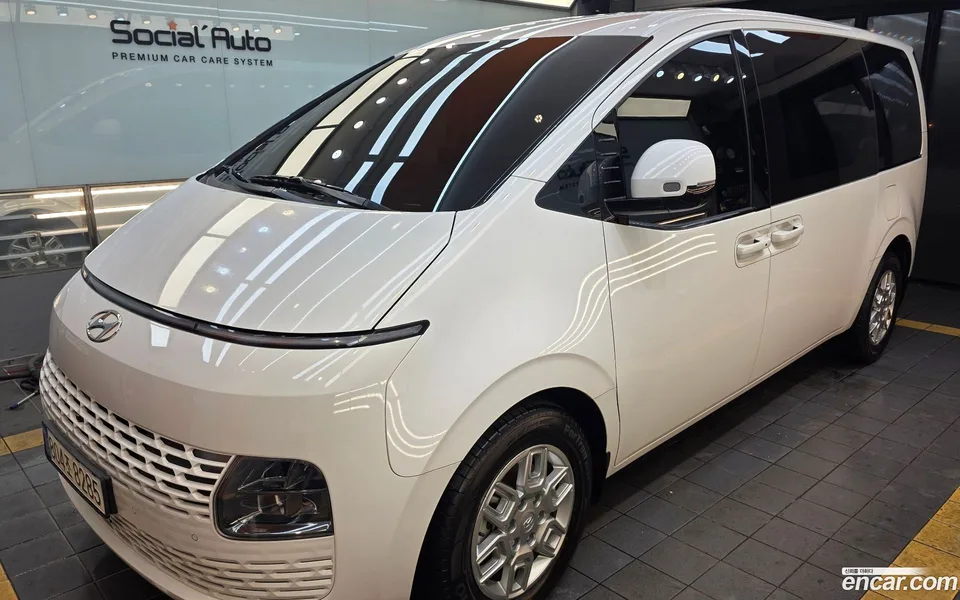 Hyundai Staria L3.5 3 2023 — миниатюра 2