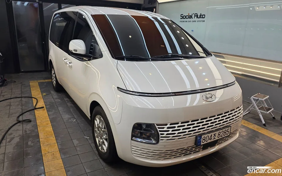 Hyundai Staria L3.5 3 2023 — миниатюра 3