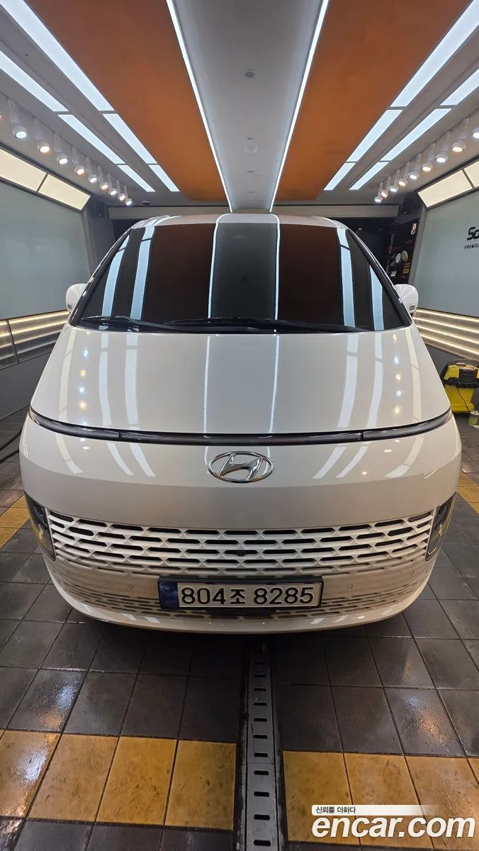 Hyundai Staria L3.5 3 2023 — фото 1, купить с доставкой в Москву