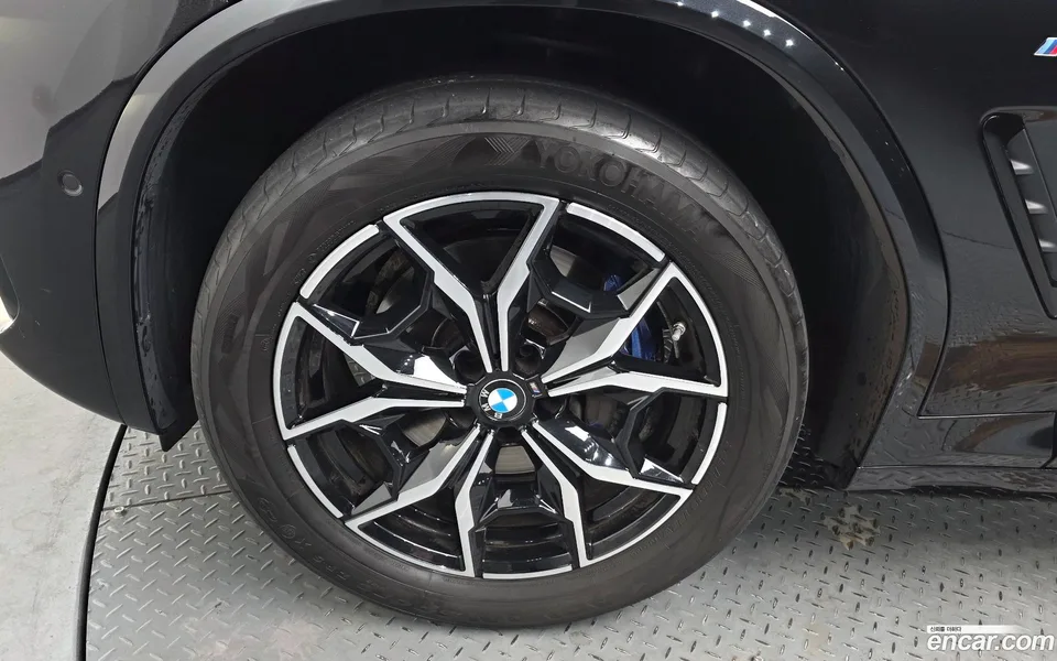 BMW X4 xDrive20i M 2023 — миниатюра 5