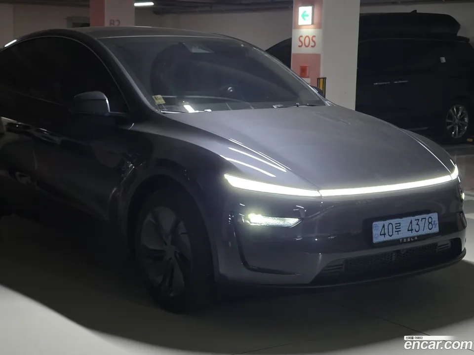 Tesla Model Y RWD 2025 — миниатюра 3