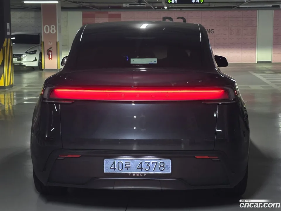 Tesla Model Y RWD 2025 — миниатюра 5