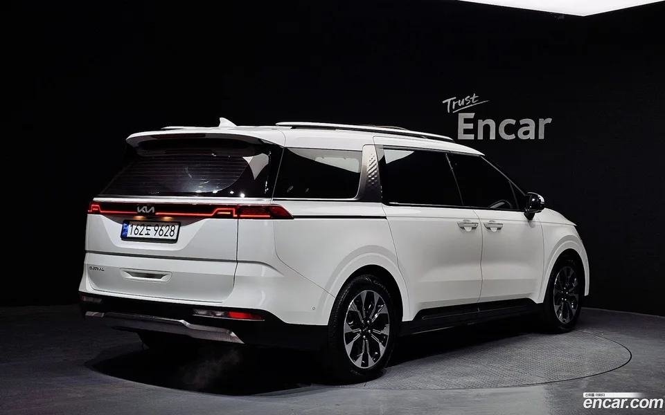 Kia Carnival 7 2023 — миниатюра 2