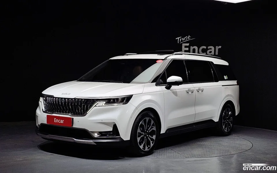 Kia Carnival 7 2023 — фото 1, купить с доставкой в Москву