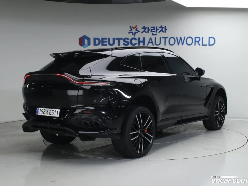 Aston Martin DBX 4.0 V8 707 2023 — миниатюра 2