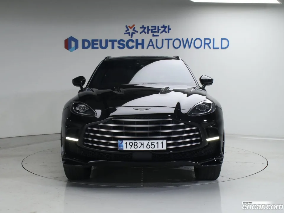 Aston Martin DBX 4.0 V8 707 2023 — миниатюра 3
