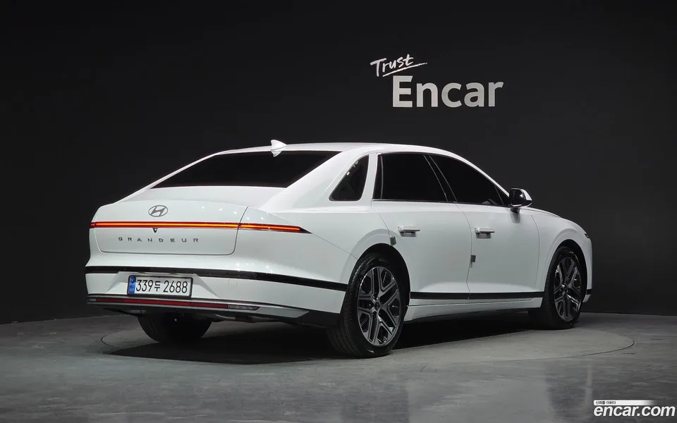Hyundai Grandeur 2.5 2WD 2023 — миниатюра 2