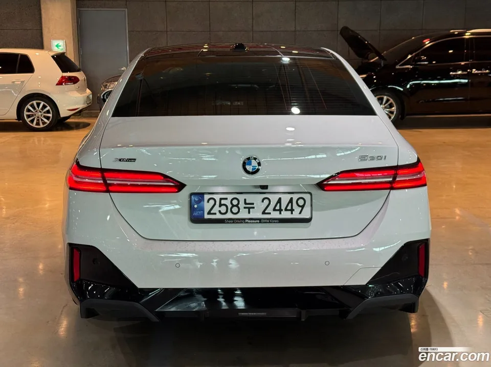 BMW 5 Series 530i xDrive M 2024 — миниатюра 5