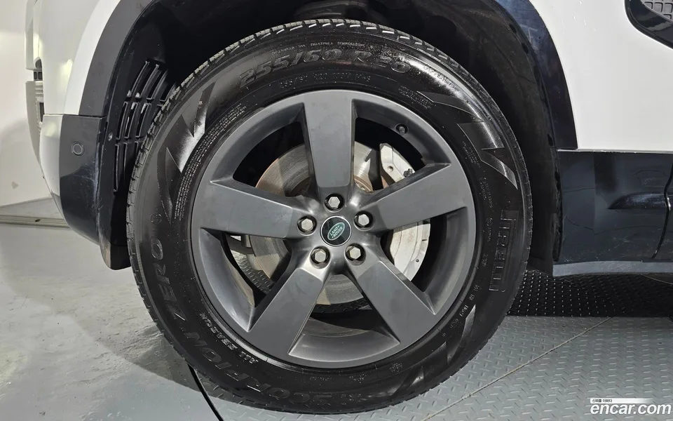 Land Rover Defender 130 D300 X- HSE 2024 — миниатюра 5