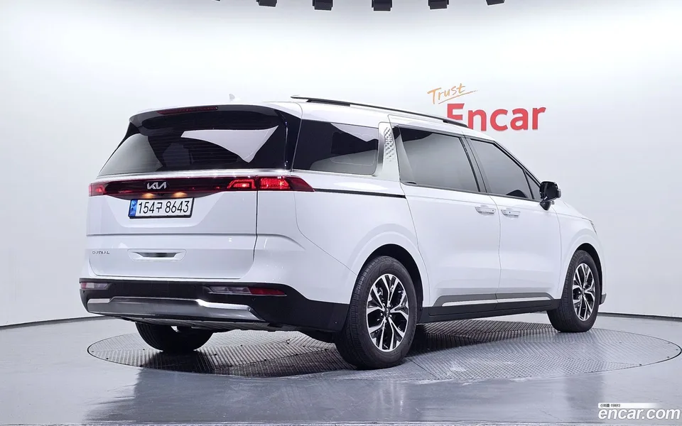 Kia Carnival 9 2023 — миниатюра 2