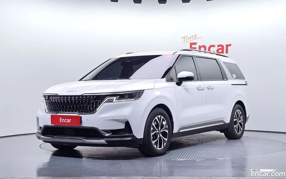 Kia Carnival 9 2023 — фото 1, купить с доставкой в Москву