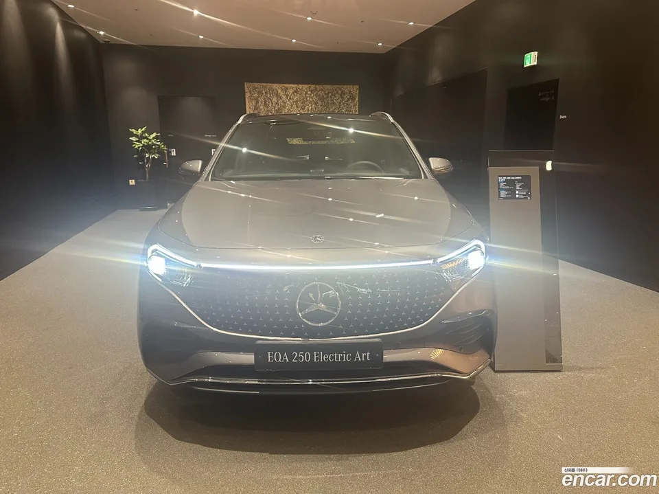 Mercedes-Benz EQA EQA250 AMG 2025 — миниатюра 3
