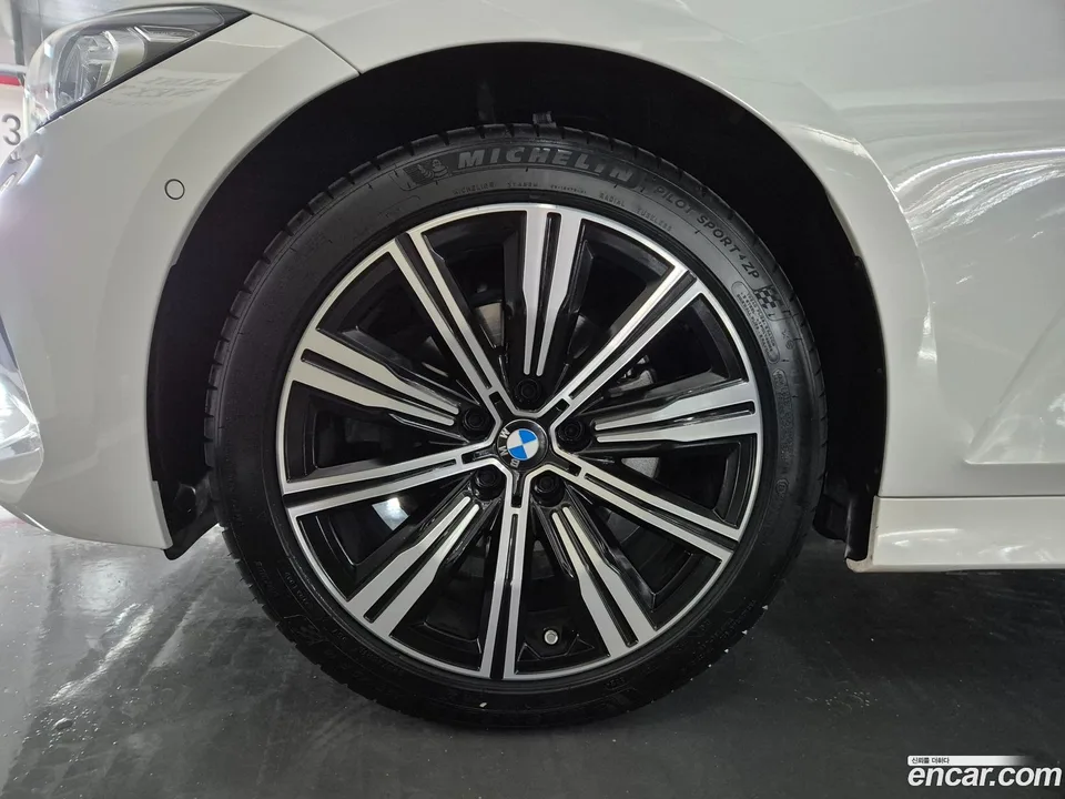 BMW 3 Series 320i 2025 — миниатюра 5