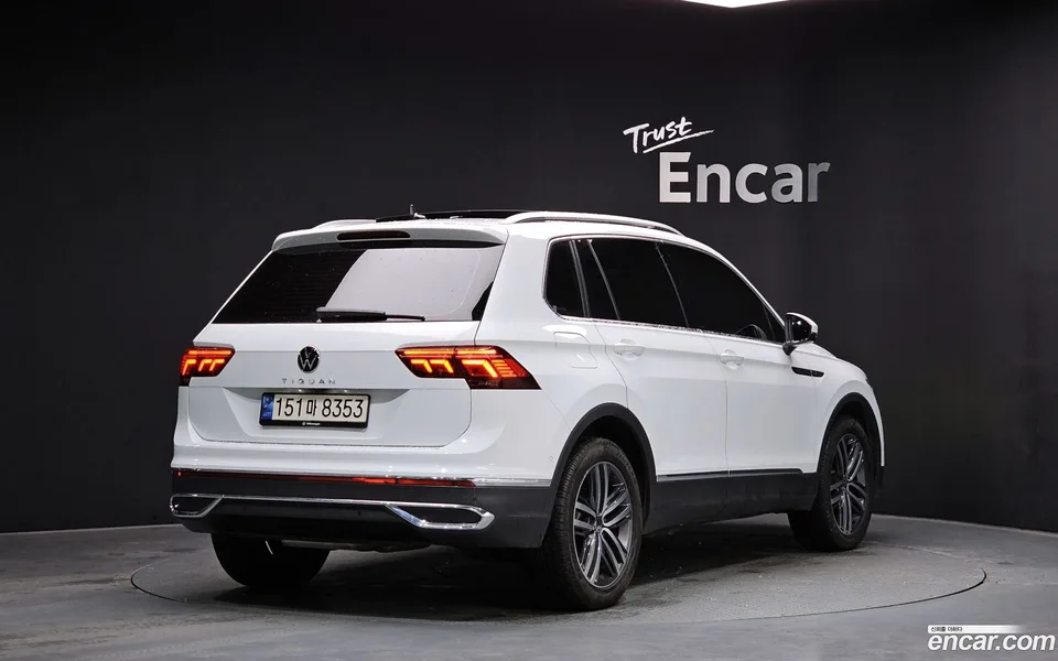 Volkswagen Tiguan 2.0 TDI 2023 — миниатюра 2