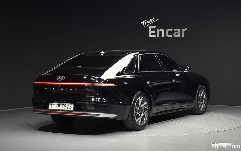 Hyundai Grandeur 2.5 2WD 2023 — миниатюра 2