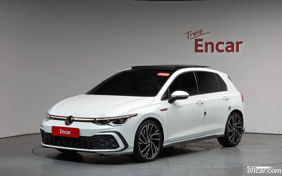 Volkswagen Golf 2.0 GTI 2023 — фото 1, купить с доставкой в Москву