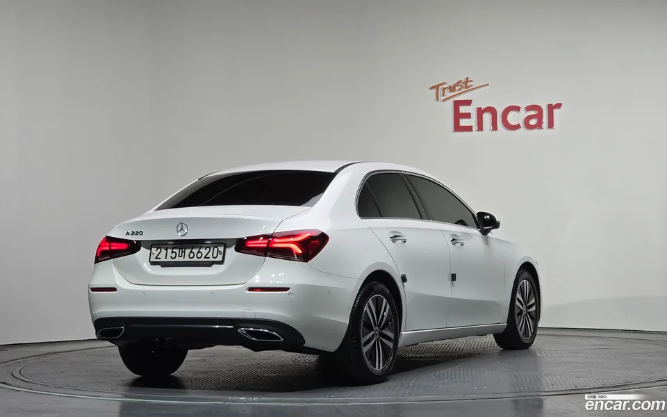 Mercedes-Benz A-Class A220 2022 — миниатюра 2