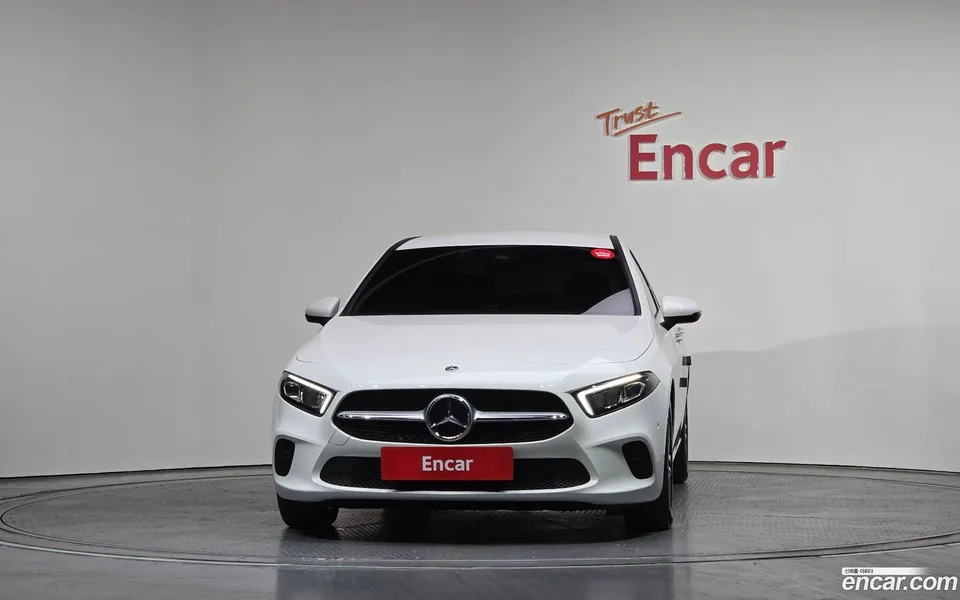 Mercedes-Benz A-Class A220 2022 — миниатюра 3