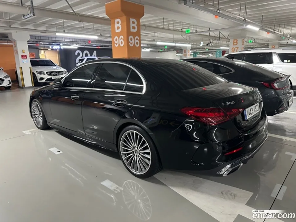 Mercedes-Benz C-Class C300 4MATIC AMG Line 2023 — миниатюра 4