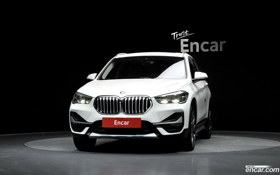 BMW X1 xDrive 20i xLine 2022 — миниатюра 3