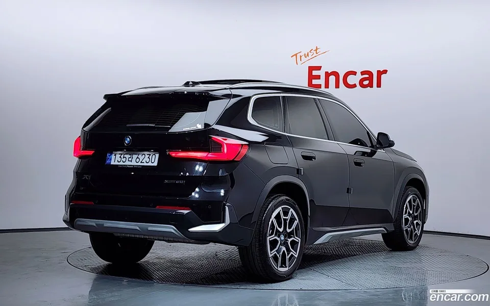 BMW X1 xDrive 20i xLine 2024 — миниатюра 2