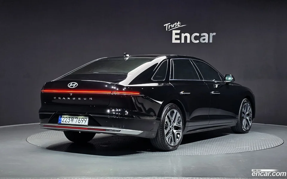 Hyundai Grandeur 2.5 2WD 2024 — миниатюра 2