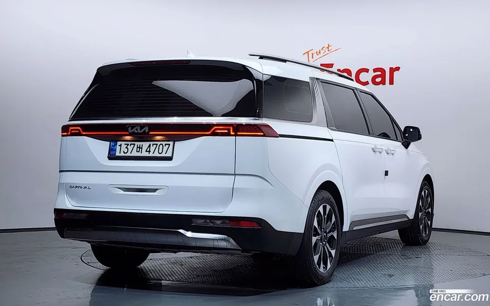 Kia Carnival 9 2022 — миниатюра 2