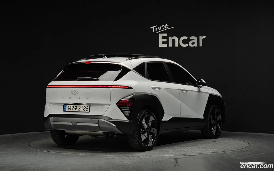 Hyundai Kona 1.6 4WD 2023 — миниатюра 2