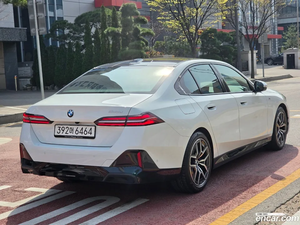 BMW 5 Series 523d M 2025 — миниатюра 2