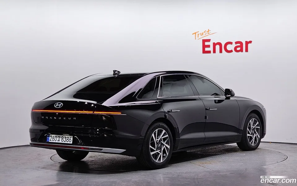Hyundai Grandeur 2.5 2WD 2022 — миниатюра 2