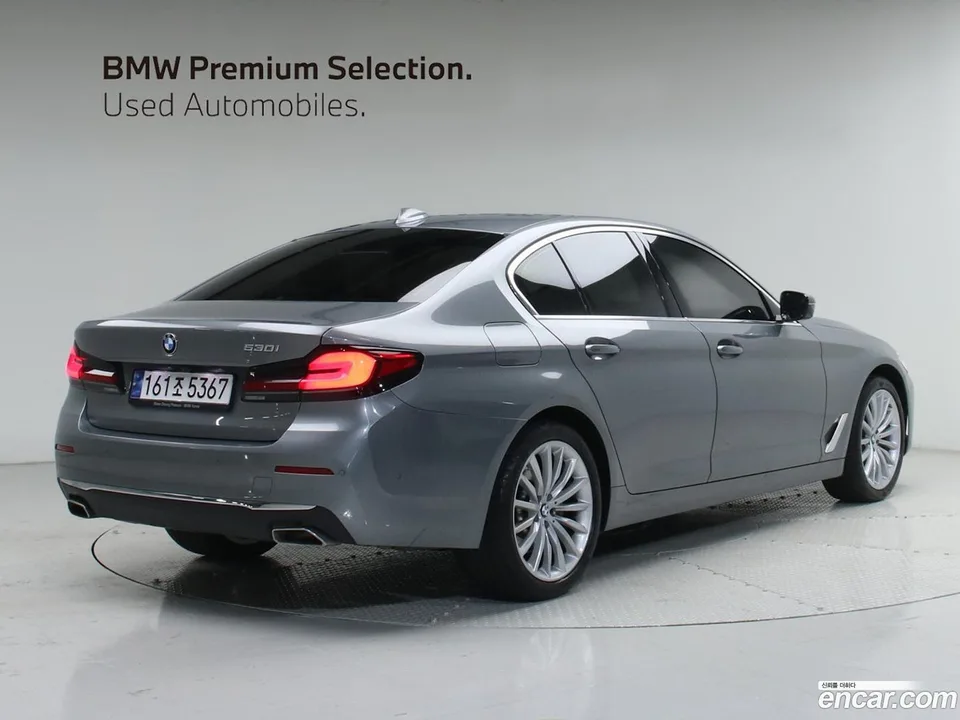 BMW 5 Series 530i 2023 — миниатюра 4