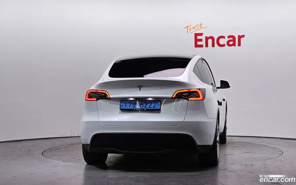 Tesla Model Y AWD 2022 — миниатюра 4