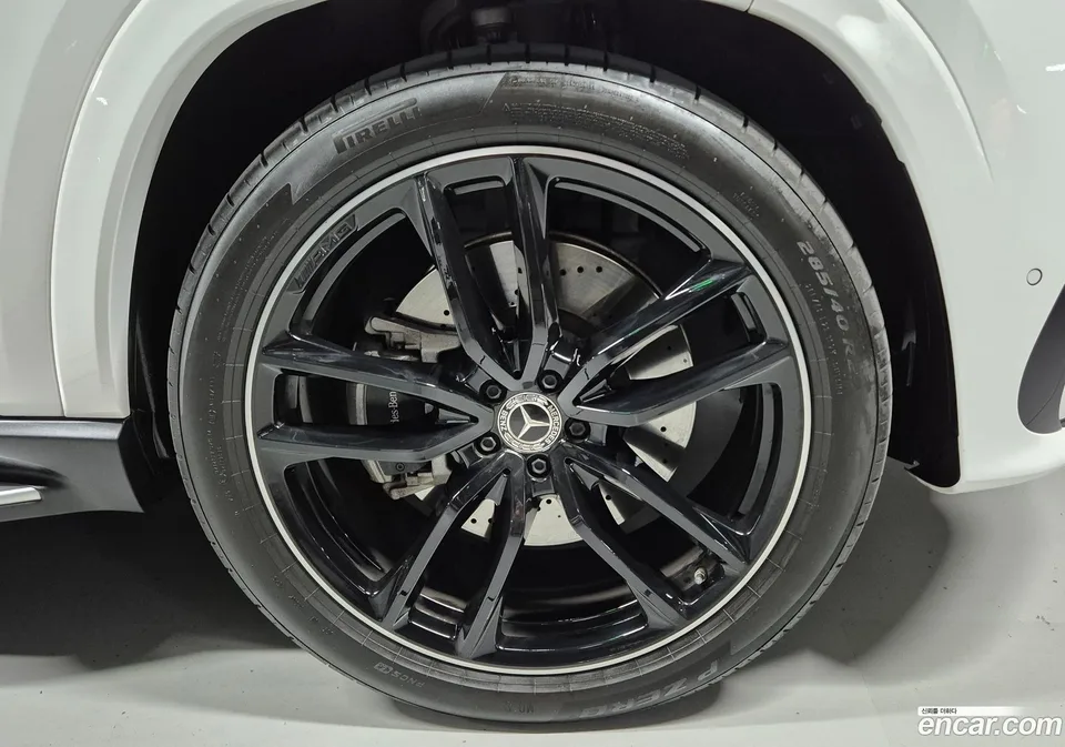 Mercedes-Benz GLS-Class GLS580 4MATIC 2024 — миниатюра 5