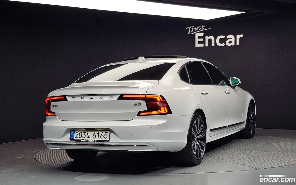 Volvo S90 B5 2022 — миниатюра 2