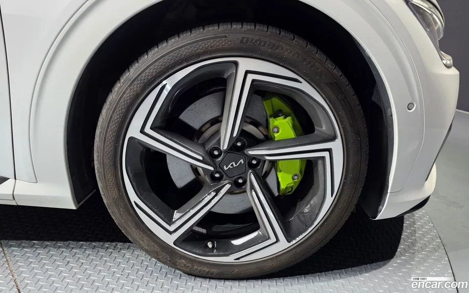 Kia EV6 GT 4WD 2023 — миниатюра 5