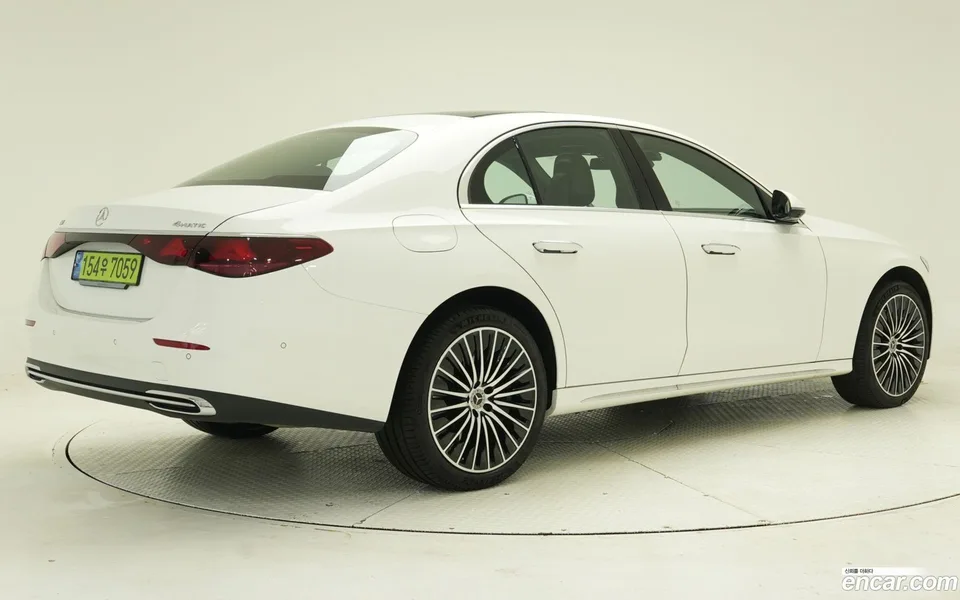 Mercedes-Benz E-Class E450 4MATIC 2024 — миниатюра 2