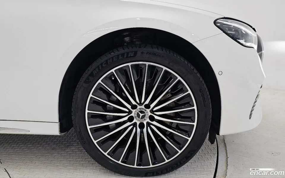 Mercedes-Benz E-Class E450 4MATIC 2024 — миниатюра 5