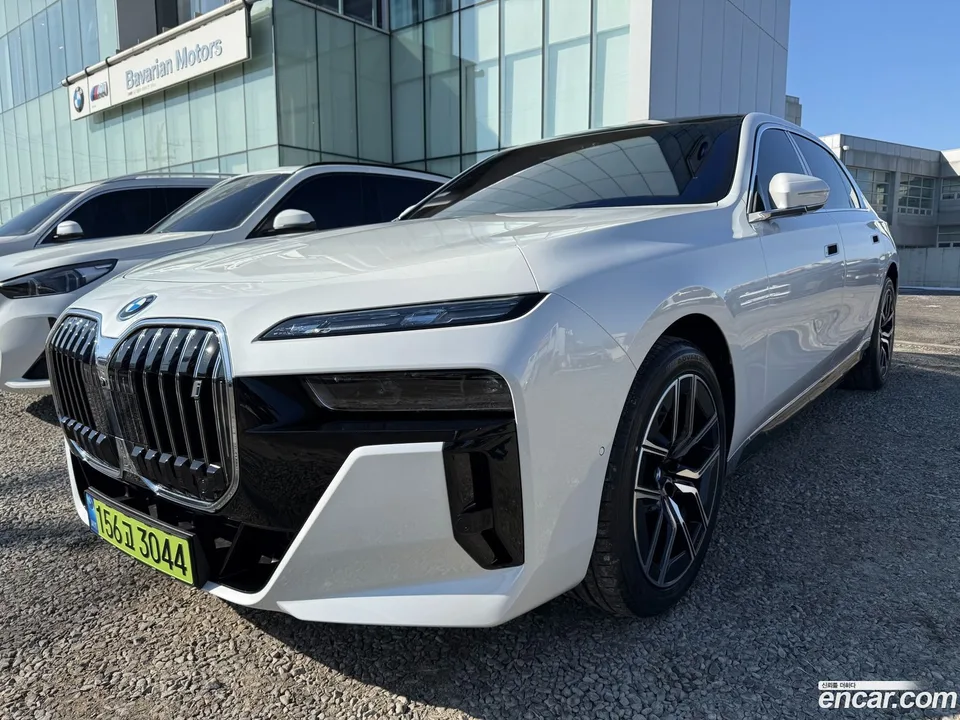 BMW i7 eDrive 50 M 2026 — миниатюра 2