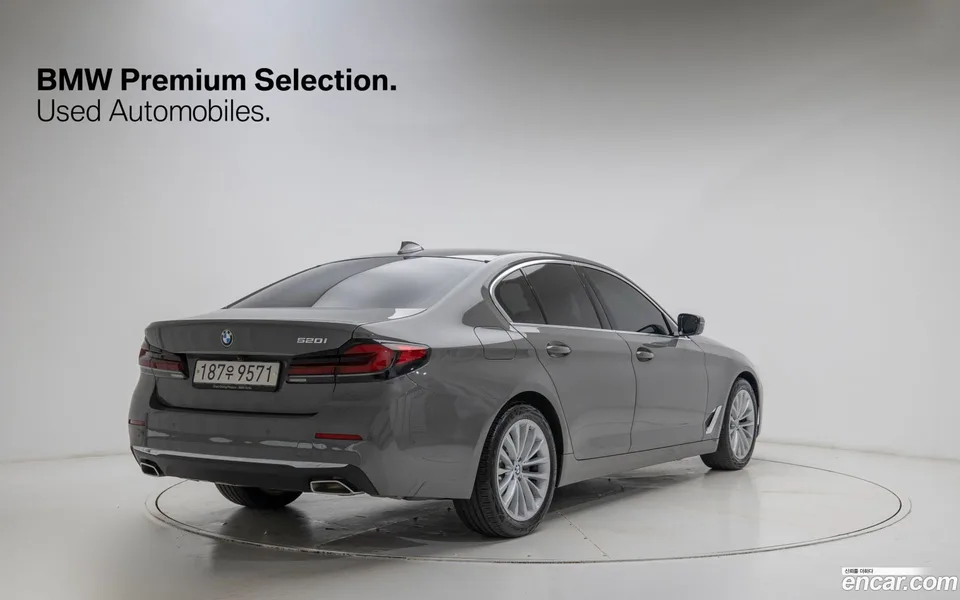BMW 5 Series 520i 2022 — миниатюра 2