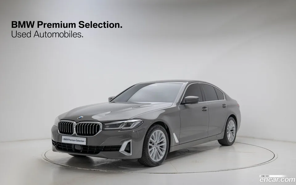BMW 5 Series 520i 2022 — фото 1, купить с доставкой в Москву