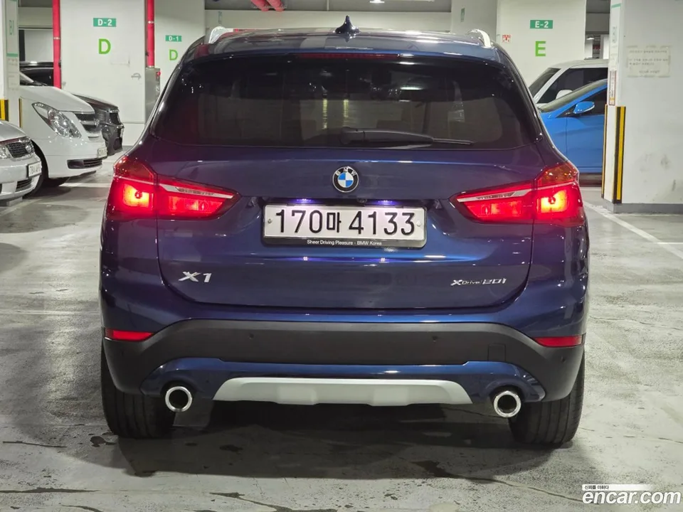 BMW X1 xDrive 20i xLine 2022 — миниатюра 3