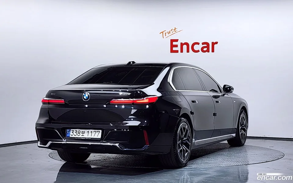 BMW 7 Series 740d xDrive M 2023 — миниатюра 2