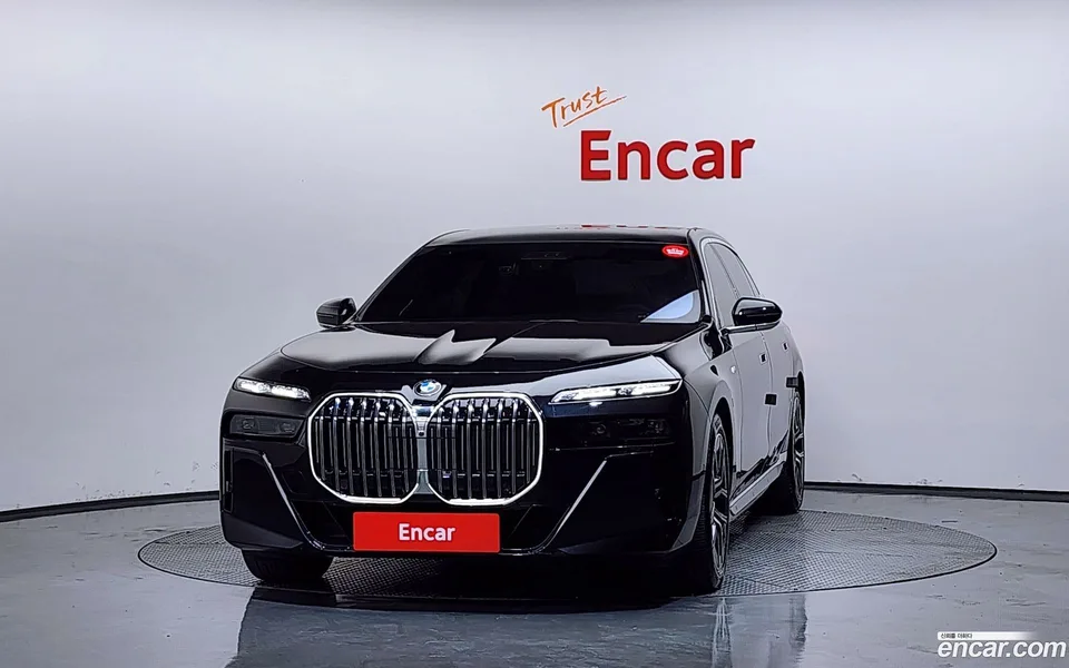 BMW 7 Series 740d xDrive M 2023 — миниатюра 3